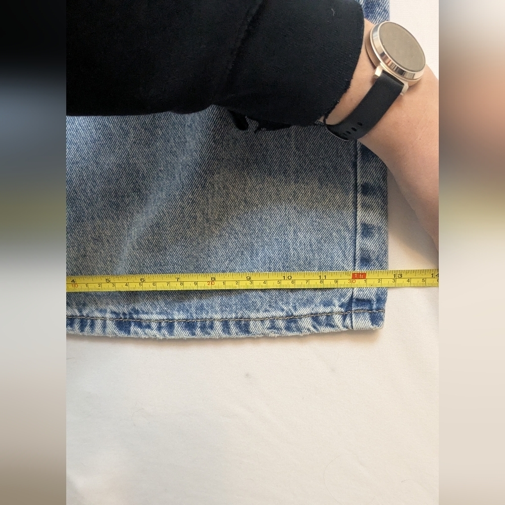 Levi's sz 29 94' Baggy Wide Leg ripped light wash jeans - 29x31 - Picture 4 of 8